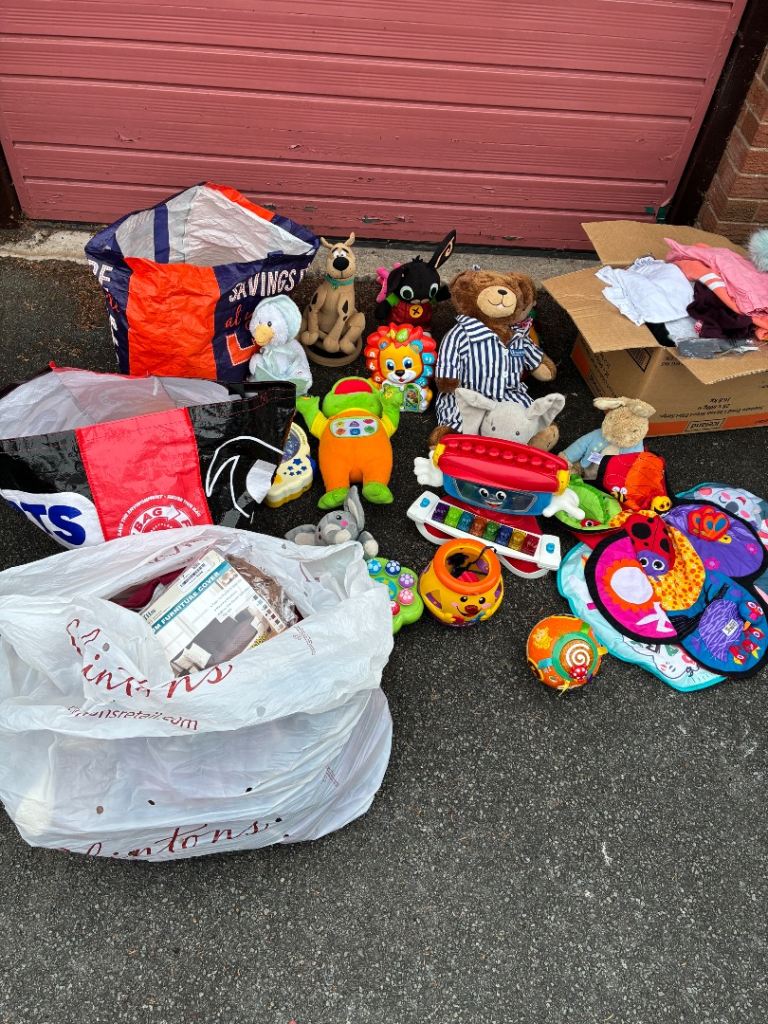 Car boot job lot, playing toys, clothes baby stuff etc 