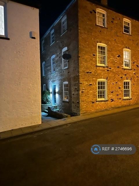 2 bedroom flat in South Street, Caistor, Market Rasen, LN7 (2 bed) (#2746696)