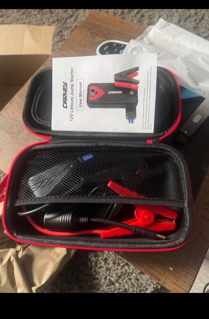 Portable car jump starter 