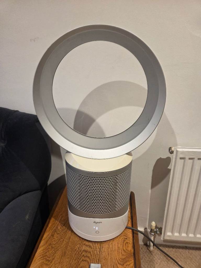 Dyson DP01 Pure Cool Link purifying desk fan.