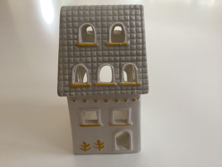 Ornamental Tea Light House