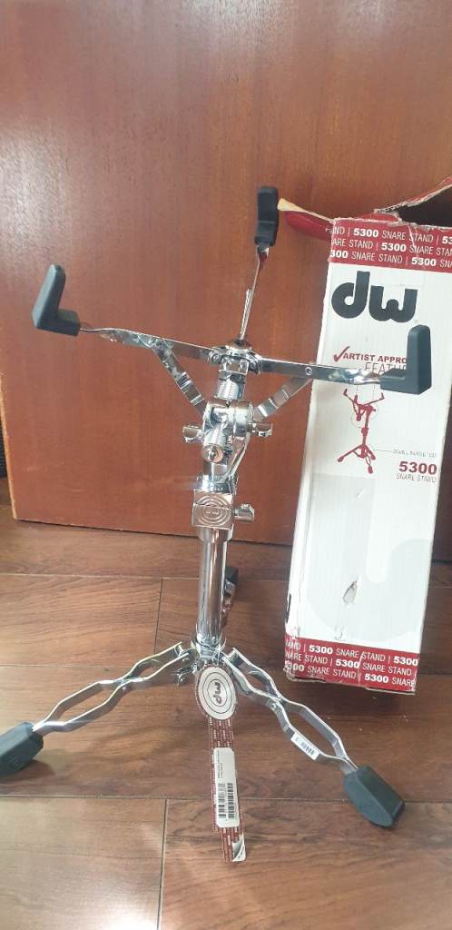 DW snare drum stand