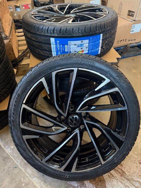 18 inch Brand New Adelaide Style Wheels & Tyres To Fit VW Golf / Caddy / Passat 