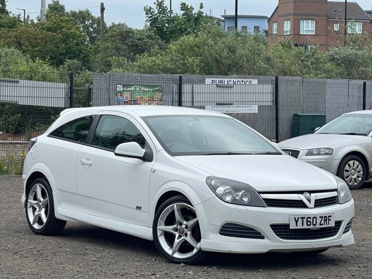 * 2010 VAUXHALL ASTRA 1.4 SPORT + EXTERIOR PACK + 18'' ALLOYS + LONG MOT *