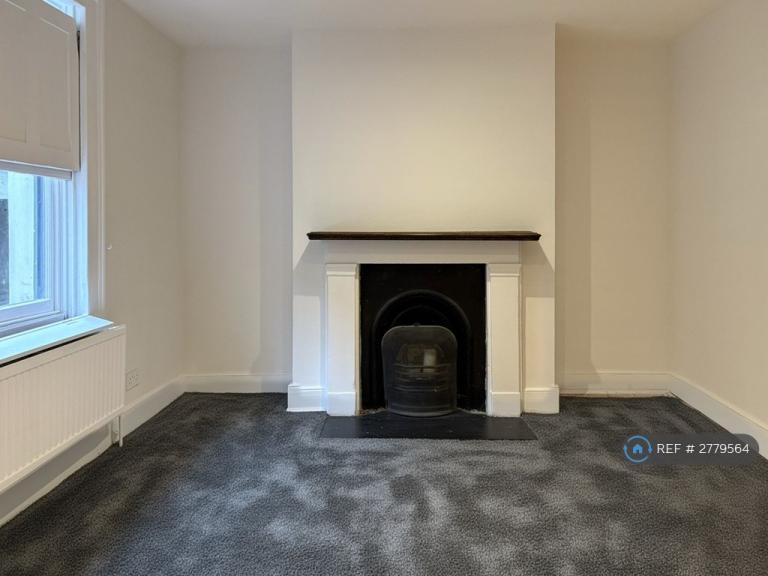 1 bedroom flat in Ellesmere Road, London, E3 (1 bed) (#2779564)