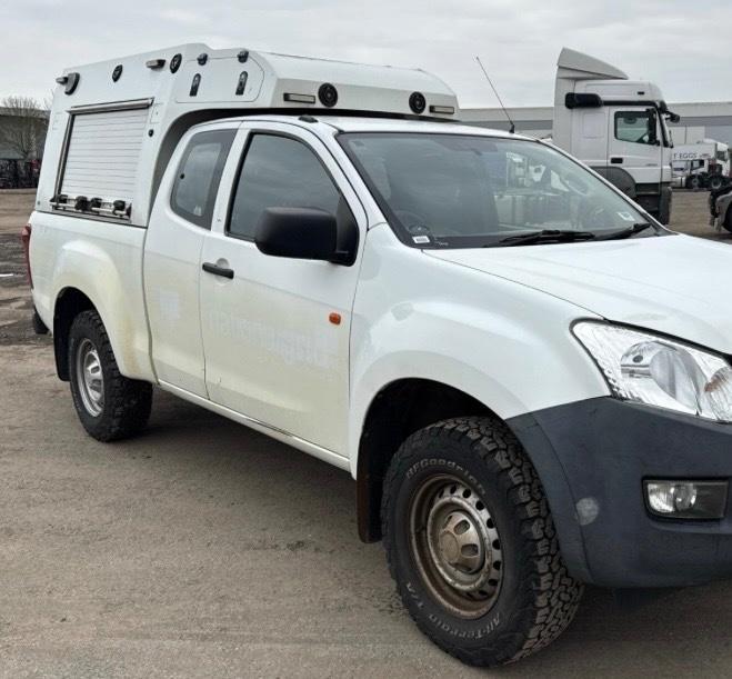 2015 ISUZU D MAX EXTENDED CAB 2.5TD 1 OWNER A/C SENSIBLE MILES PRICE IS + VAT 
