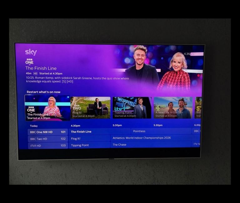 SKY Glass TV 65 inch gen 1  inc stand /remote no faults or damage excellent condition