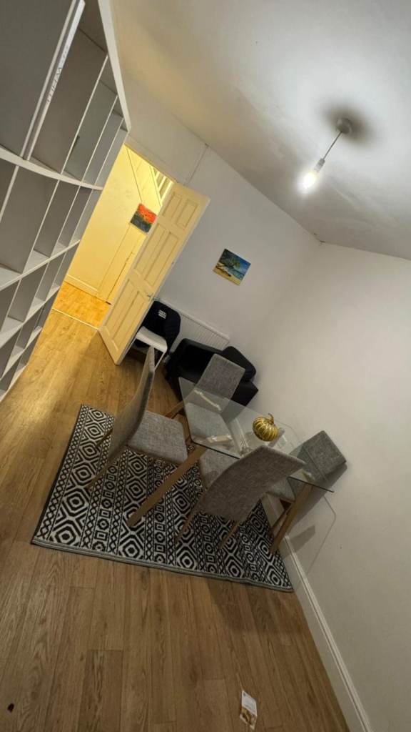 Double bedroom available to rent in Swansea/Ravenhill SA5 5DN area