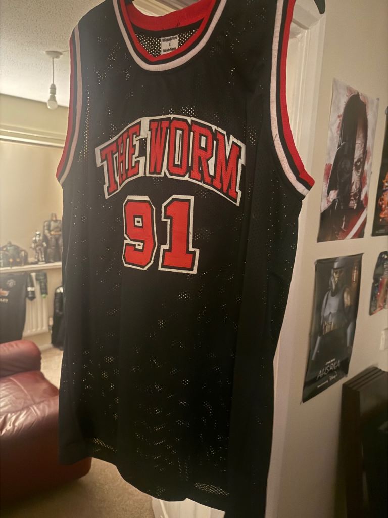 Denis rodman signed Chicago bulls jersey 