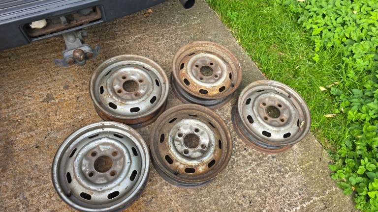 Lots of classic vw beetle parts 