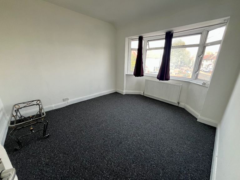 2 Bedroom Flat to Rent in Southall Broadway