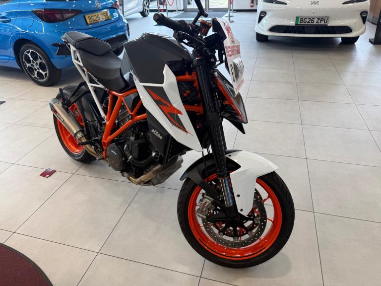 2018 KTM SUPERDUKE 1290 Super Duke R (19MY) Sports Petrol Manual