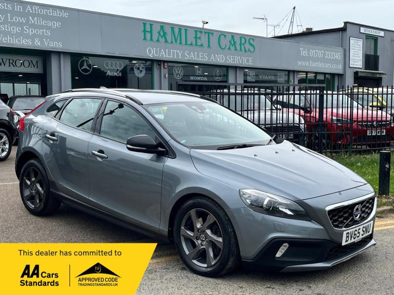 2015 Volvo V40 Cross Country 2.0 D2 Lux Hatchback 5dr Diesel Auto Euro 6 (s/s)