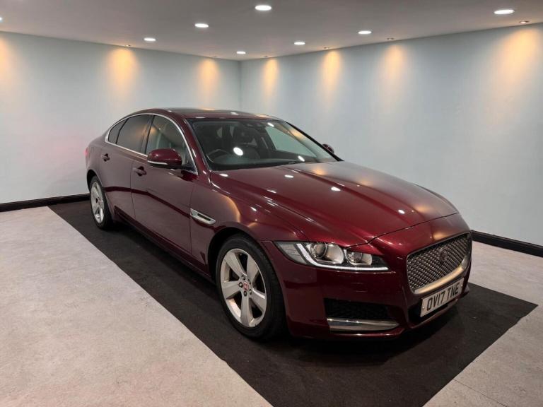 JAGUAR XF 2.0d Portfolio Auto AWD Euro 6 (s/s) 4dr 2017