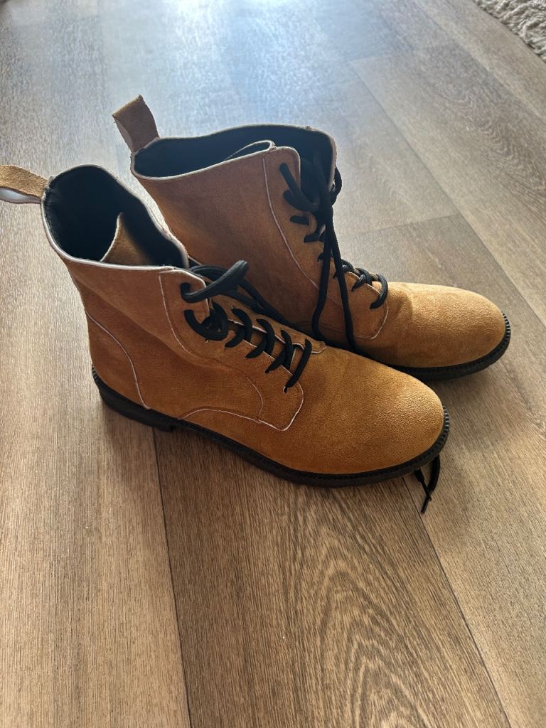 Brown Suede Lace-Up Boots – Good Condition