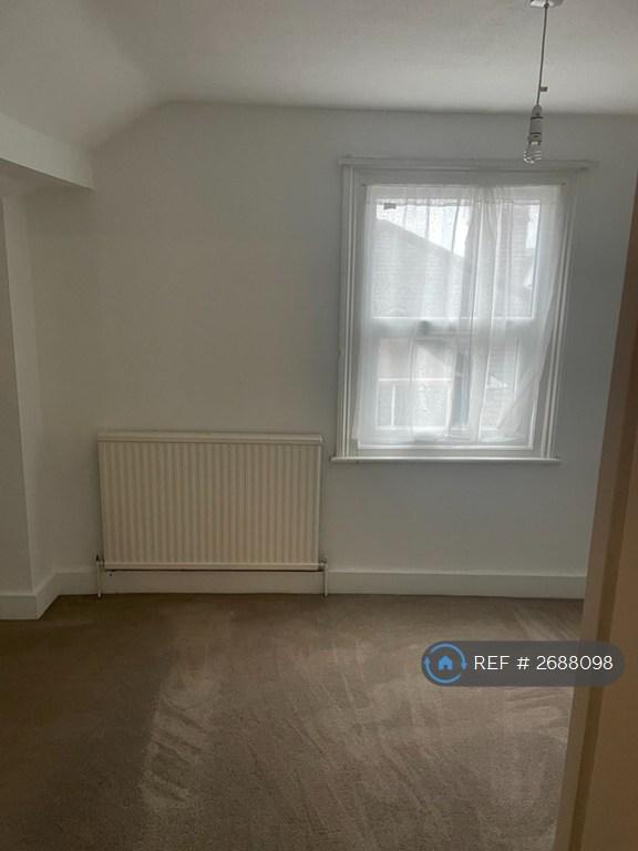 1 bedroom flat in Oakfield Road, Croydon, CR0 (1 bed) (#2688098)