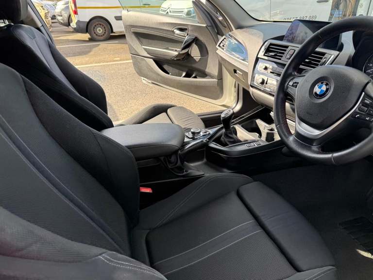 BMW 3 SERIES 2.0 320d Exclusive Edition 2011