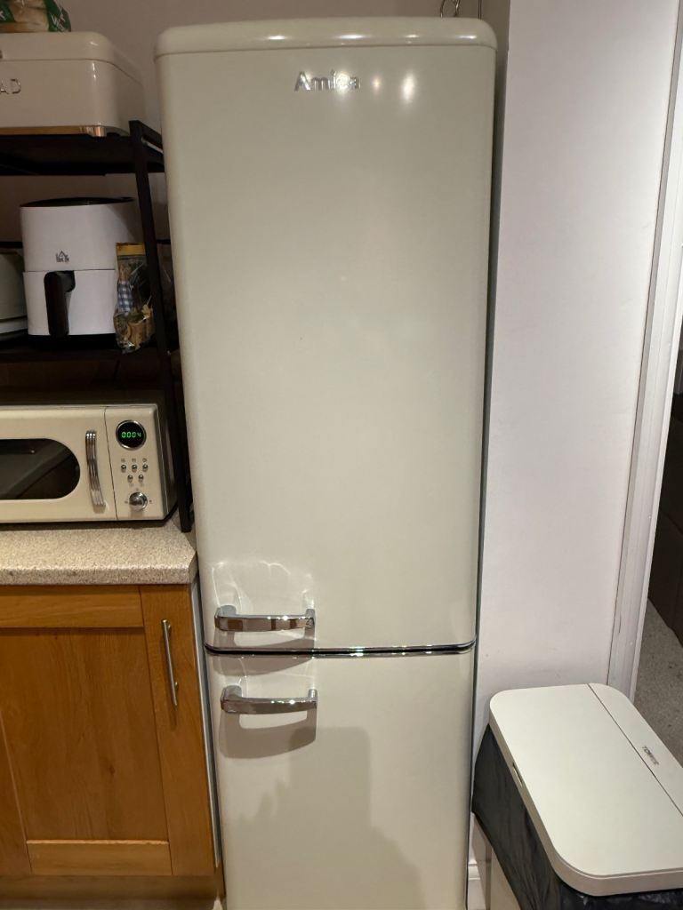 AMICA Fridge/Freezer