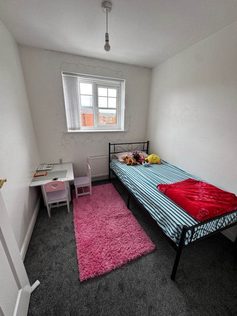 Furnished Single Room – 2-Bedroom Flat – M8 0AU