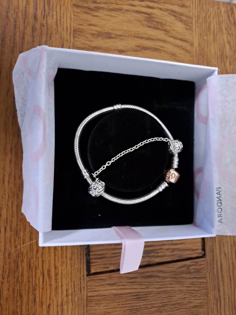 Pandora bracelet with safety chain