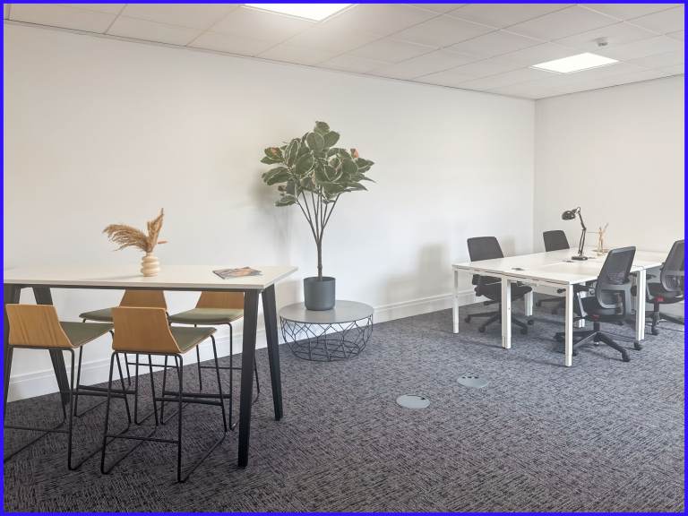 Falkirk - FK1 1XE, Find office space in Regus Antonine Hub for 5 people