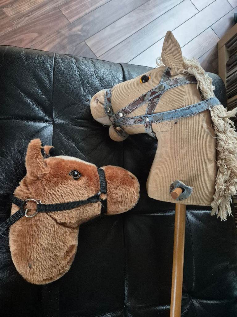 2x Hobby horse Free.
