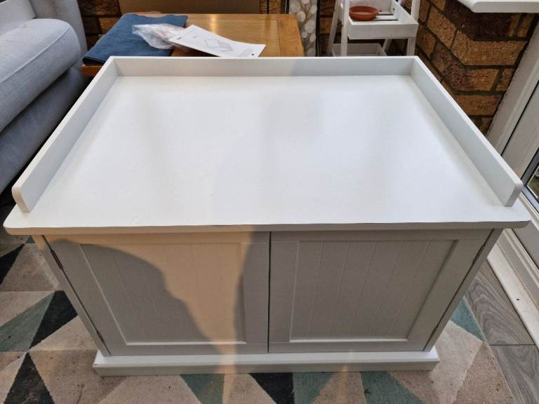 Cat litter furniture