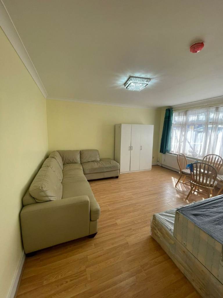 🏡 7-BED HMO W/ HUGE GARDEN | LONG-TERM | COMPANY LETS WELCOME – WEMBLEY PARK HA9