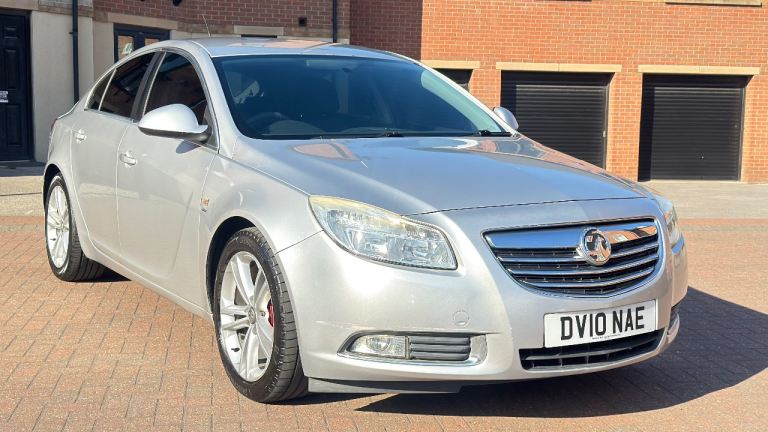 Vauxhall, INSIGNIA, Hatchback, 2010, Manual, 1956 (cc), 5 doors
