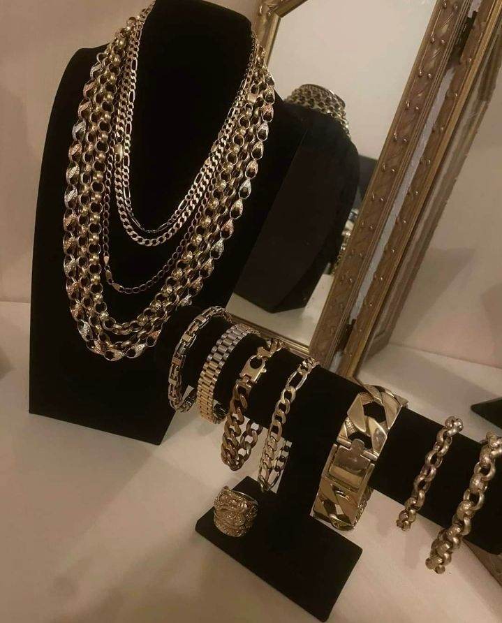 Gold jewellery chains and bracelet 