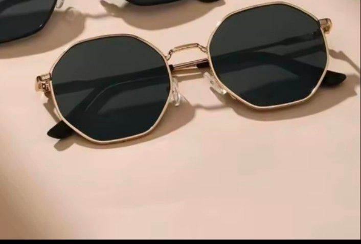 Round sunglasses 