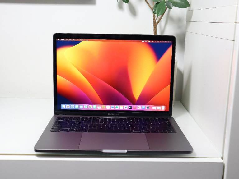 MacBook Pro | 16GB RAM | i5 processor | 256GB SSD | Space Grey