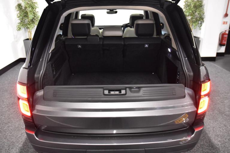 2019 Land Rover Range Rover 4.4 SDV8 Autobiography 4dr Auto ESTATE PETROL Automatic