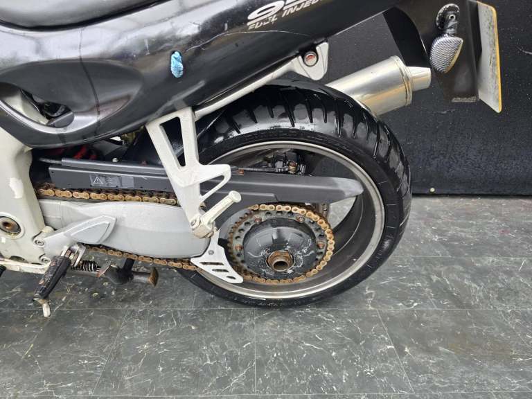 TRIUMPH SPRINT ST 955 PROJECT BIKE 