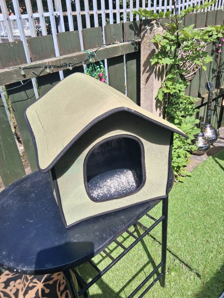 Waterproof cat house