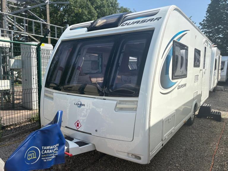 LUNAR QUASAR 524- 4 BERTH CARAVAN WITH END WASHROOM + MOTORMOVER
