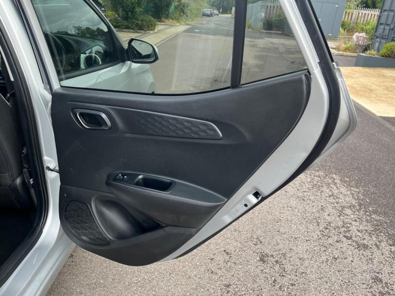 2022 Hyundai i10 1.0 Premium Euro 6 (s/s) 5dr HATCHBACK Petrol Manual