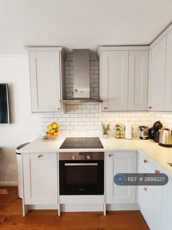 2 bedroom flat in Cambridge, Cambridge, CB4 (2 bed) (#2888237)