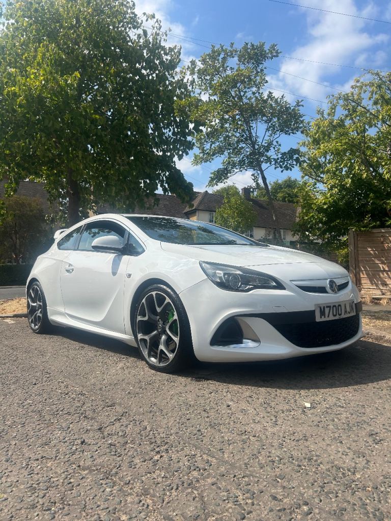 Vauxhall, ASTRA VXR GTC, Hatchback, 2014, Manual, 1998 (cc), 3 doors
