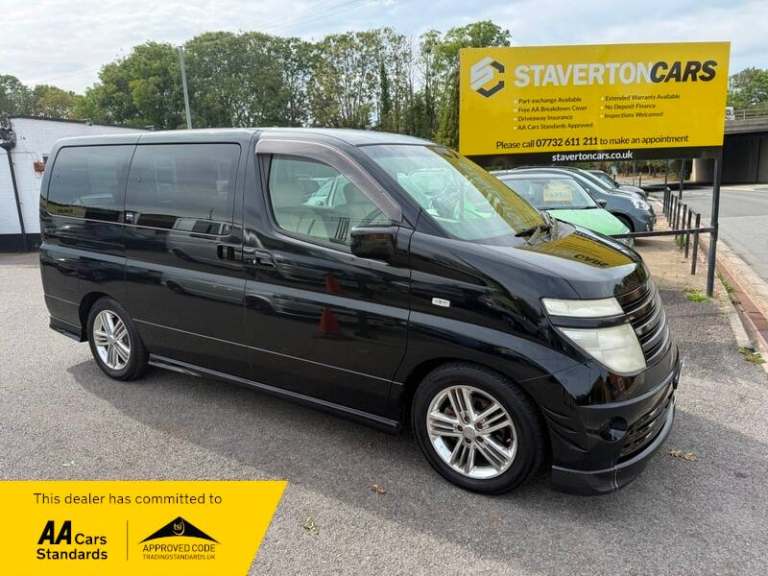 2004 Nissan ELGRAND 3.5 Petrol 8 Seater Black