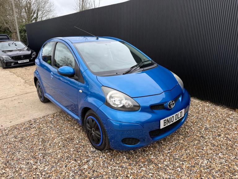2010 Toyota AYGO 1.0 VVT-i Blue Hatchback 5dr Petrol Manual Euro 4 (67 bhp) HATCHBACK Petrol Manual