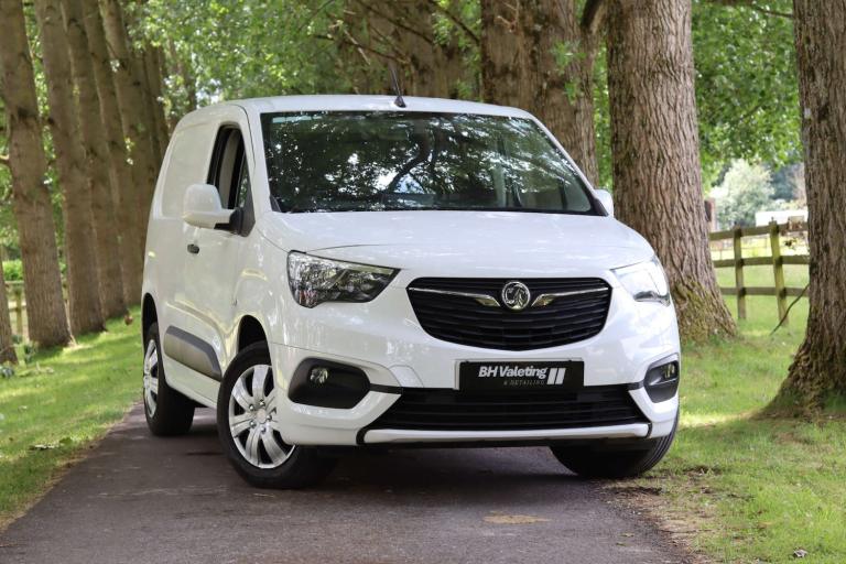 2020 Vauxhall Combo 1.5 Combo 2300 Sportive S/S Panel Van Diesel Manual