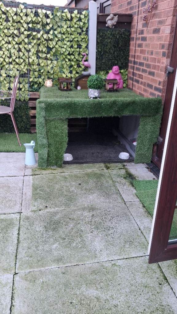 Garden bar/dog kennel 