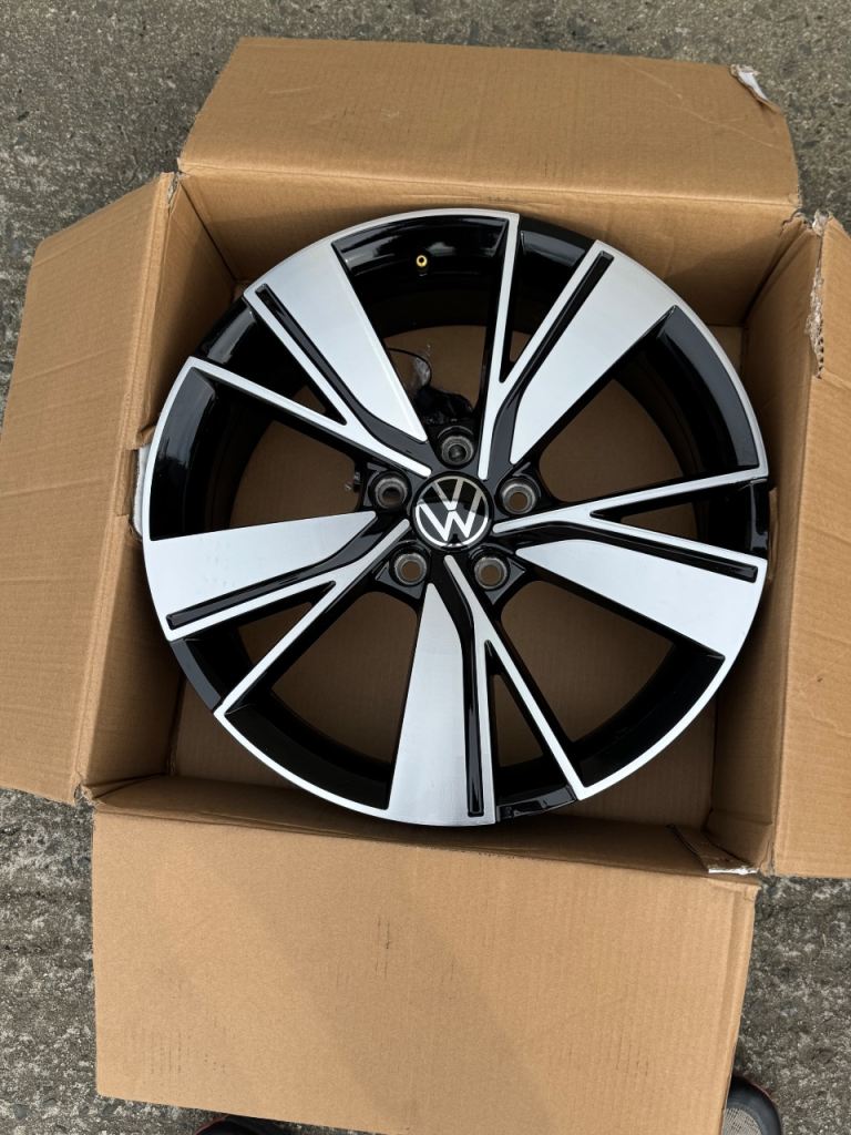 VW Bakersfield Alloys x4