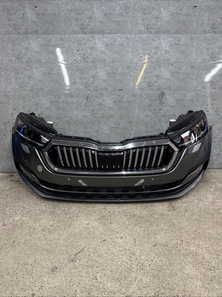 2020-2025 SKODA OCTAVIA SE MK3 BUMPER FRONT COMPLETE GENUINE + headlamps 