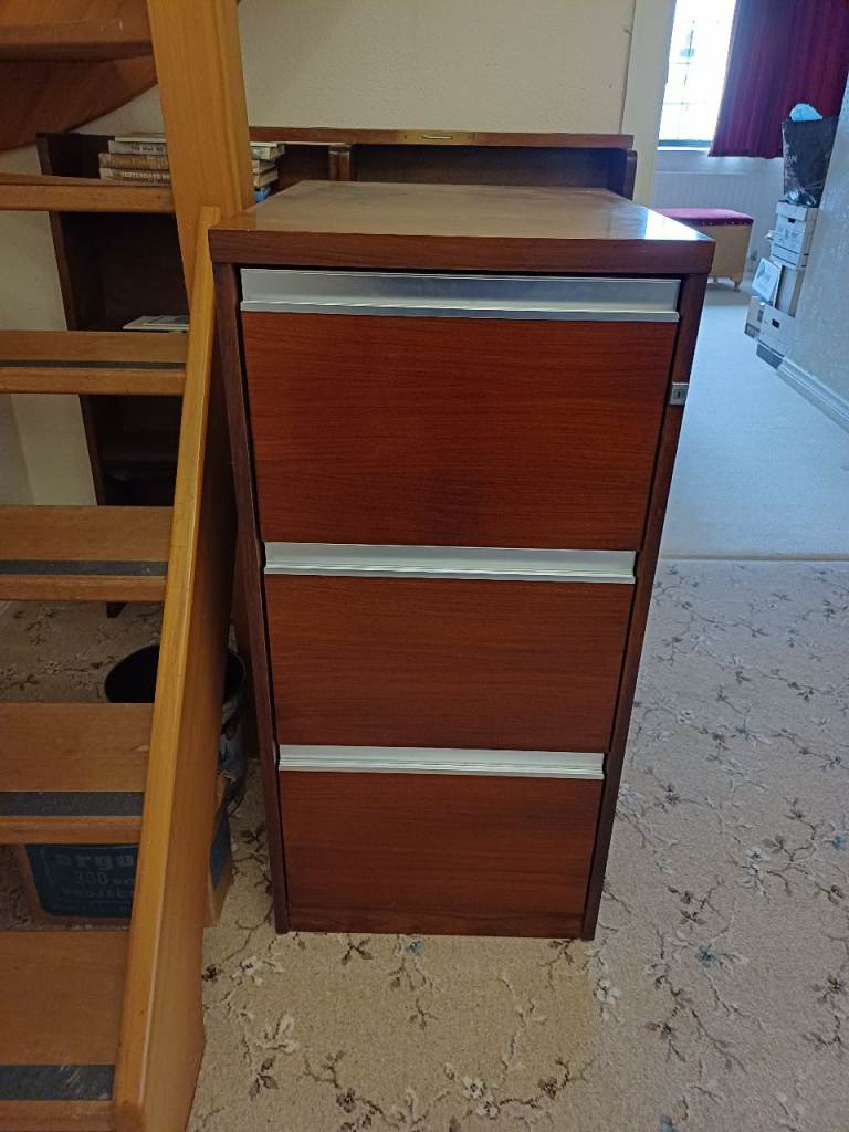 Filing cabinet - 3 drawer, wood effect