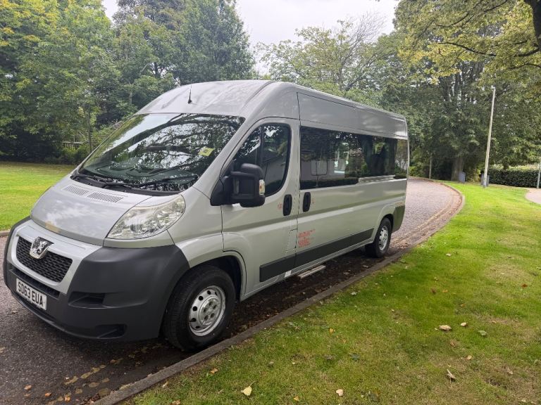 Peugeot, BOXER, 9 SEATER MINBUS WITH ELECTRIC REAR RAMP, 2014, Manual, 2198 (cc)