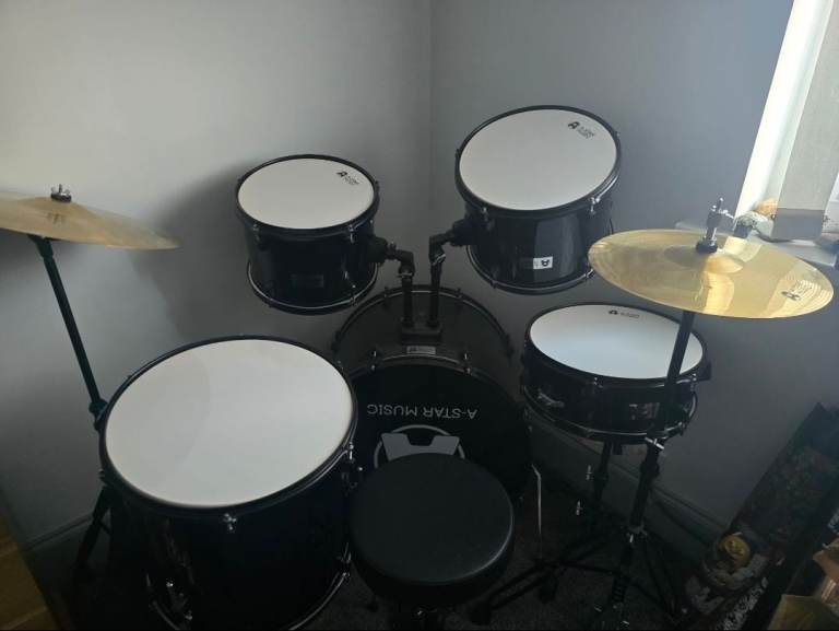 A star rocket 5 piece drum kit 