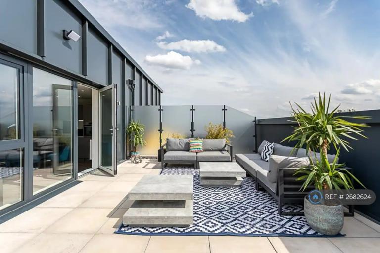 2 bedroom flat in Perkyn House, London, N4 (2 bed) (#2682624)