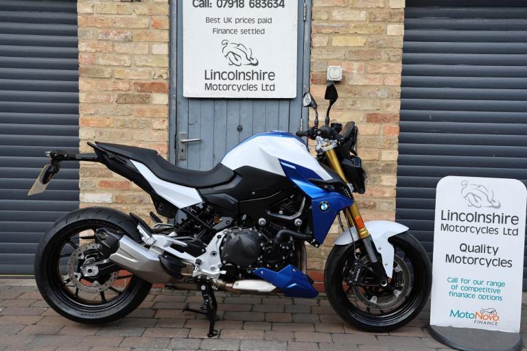 24 BMW F 900R